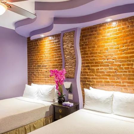 Broadway Hotel & Hostel-3