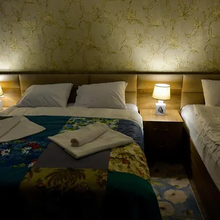 Hostel Look-2