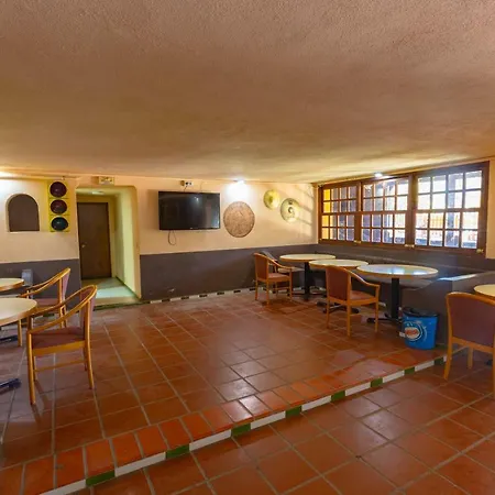 Albergue Fuerte De Nagüeles-3