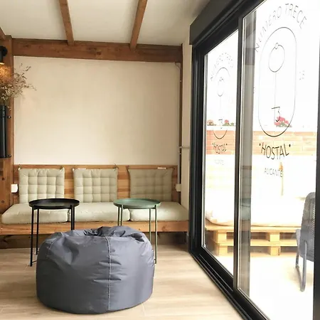 Hostel Numero Trece - Albergue Juvenil - Free Towels, Coffee & Tea, Remote Check-In (Adults Only)-2