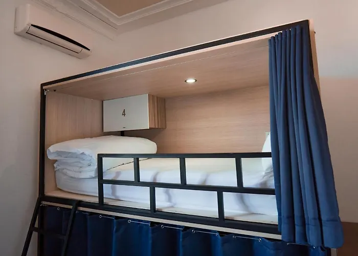 Rosalma Hostel OOporto