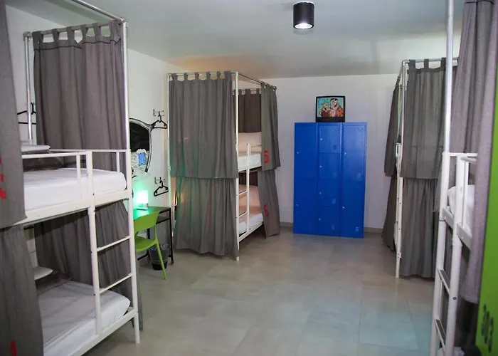 Nomada Beach Hostel- Isla Verde San Juan