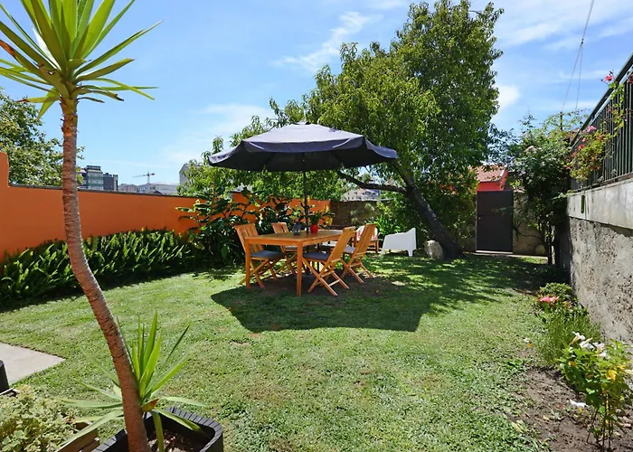 Peach Hostel & Suites OOporto