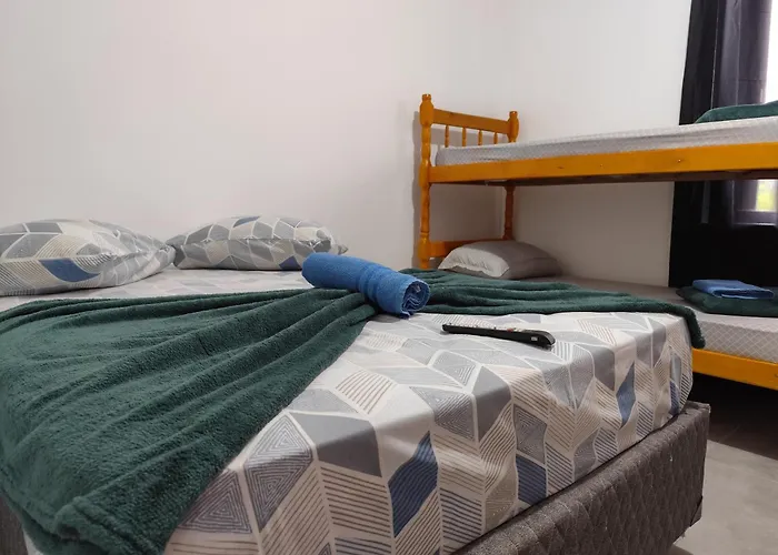 Ferdin Hostel E Pousada Joinville