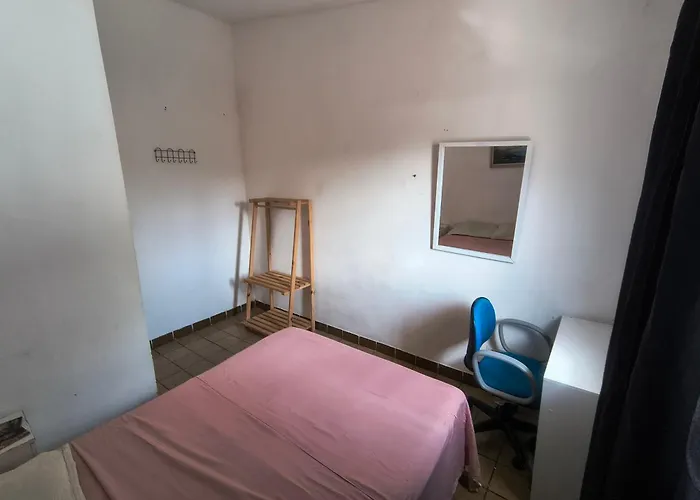 Casa Jota Quarto Com Cama De Casal E Ar Wc Compartilhado Recife