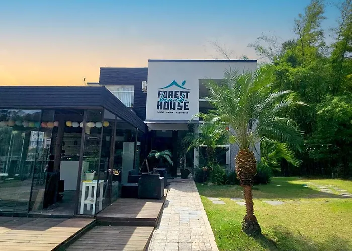 Foresthouse Beach Hostel Florianópolis