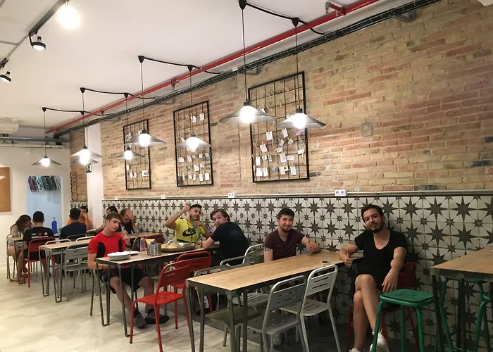 Hola Hostal Collblanc L'Hospitalet de Llobregat