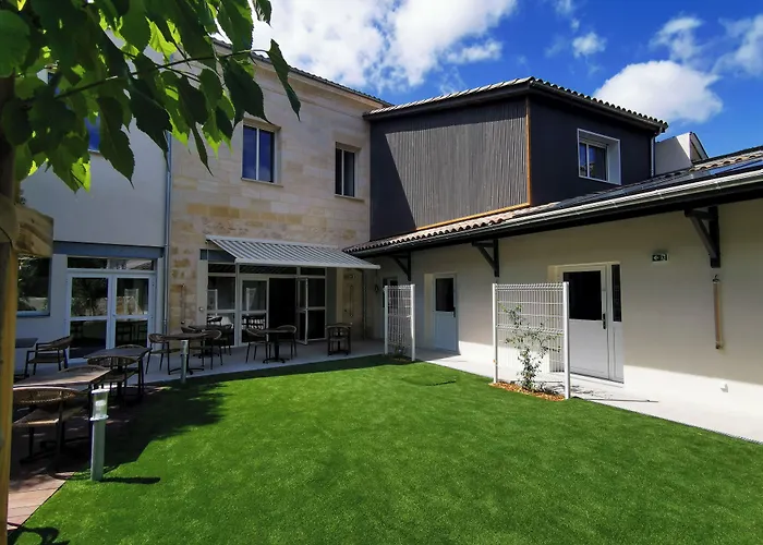 Bloom Hostel Bar & Garden Burdeos