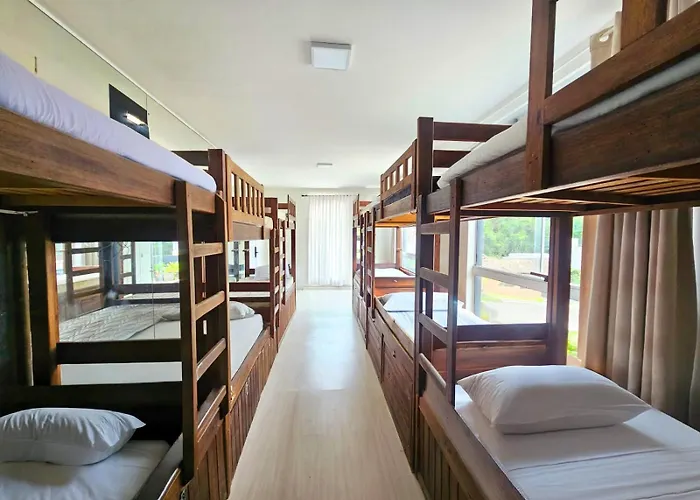 Foresthouse Beach Hostel Florianópolis