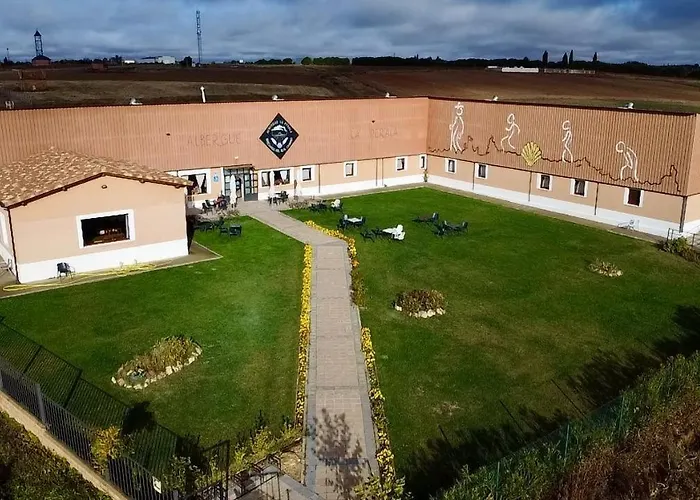 Albergue La Perala Bercianos del Real Camino