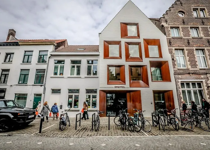 Snuffel Youth Hostel Brujas