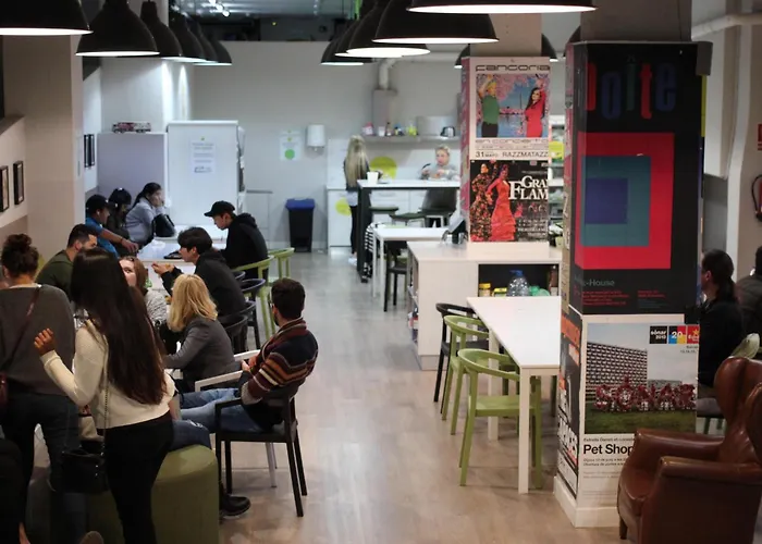 Hola Hostal Eixample Barcelona